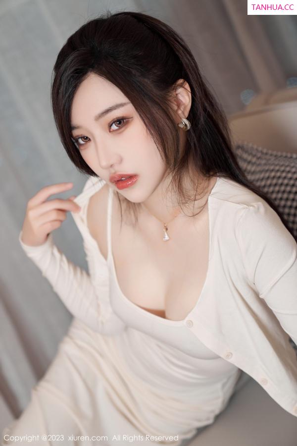   [XiuRen]高清写真图 2023.05.18 No.6761 妙可可Cheese 丝袜美腿第16张图片
